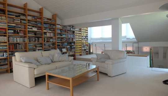 Bild von Großes Reihenendhaus mit viel Platz auf großem Eckgrundstück in exklusiver Lage