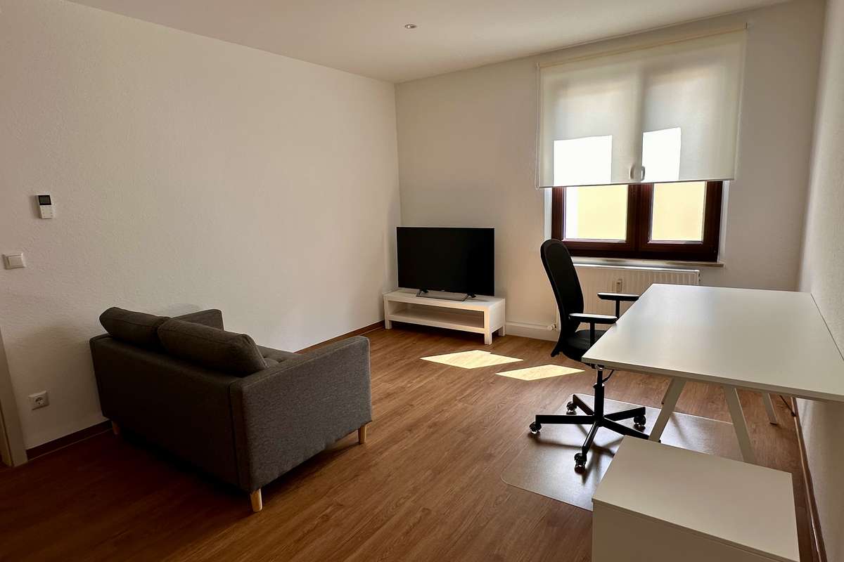 Frisch Renovierte WG direkt an der Uni Erlangen  – 91052 Markgrafenstadt, Erlangen – Bild 1 von 12