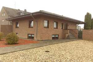 Freistehender Bungalow mit Doppelgarage/zus. 2 Abstellplätzen in sehr guter ruhiger Randlage. – Reutersweg 14, 47877 Viersen (Kreis) – Vorschaubild 2