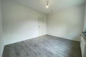 *Balkonwohnung*modernisiert*Wannenbad*gedämmtes Haus*ruhige Lage* – Bandstr. 128, 45359 Bedingrade, Essen – Vorschaubild 12