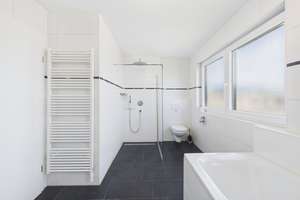 Attraktive Dachgeschosswohnung: 3 Zimmer, großer Balkon, EBK & TG mit Wallbox – Die vollständige Adresse der Immobilie erhältst du vom Anbieter., 75392 Deckenpfronn – Vorschaubild 15