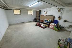 Straubing-Süd: Dreifamilienhaus mit Garagen – Eine Einheit frei verfügbar – Die vollständige Adresse der Immobilie erhältst du vom Anbieter., 94315 Kernstadt, Straubing – Vorschaubild 39