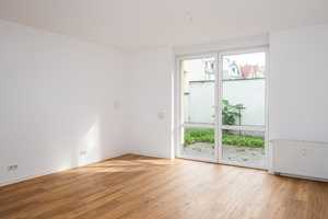 Eine kleine Oase in der Nähe des Zoo. Wohnung mit Terrasse und neuer Einbauküche zu vemieten. – Kastanienstraße 40, 39124 Magdeburg – Vorschaubild 3