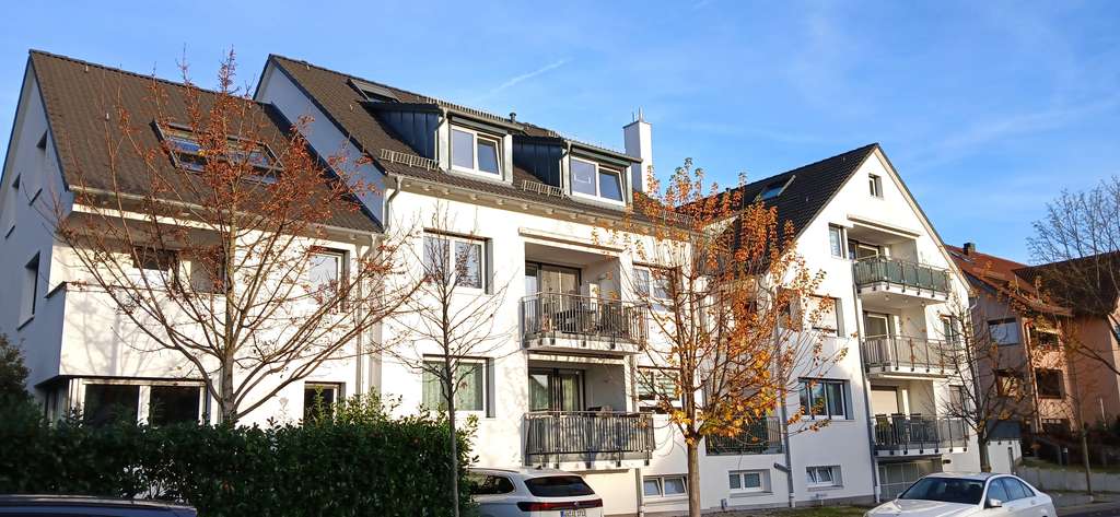 Waiblingen: Elegante, sonnige 4-Zimmer Wohnung, EBK, TG,  Aufzug, KfW70