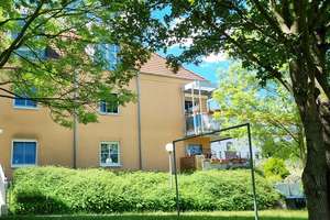 IDYLLISCH RUHIG UND MITTEN IM GRÜNEN - MIT GROSSEM BALKON! – Die vollständige Adresse der Immobilie erhältst du vom Anbieter., 1277 Seidnitz/Dobritz, Dresden – Vorschaubild 3