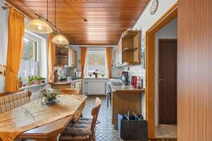 Gepflegtes Einfamilienwohnhaus mit Wintergarten, separatem Jugendstudio und großzügigem Grundstück – Die vollständige Adresse der Immobilie erhältst du vom Anbieter., 93128 Regenstauf – Vorschaubild 11