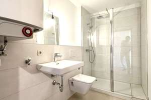 Neu saniertes Bad! 1 Zimmer, fantastischer Ausblick, riesiger Südwestbalkon, Tiefgaragenstellplatz – Breitensteinstr. 66, 72574 Bad Urach – Vorschaubild 11