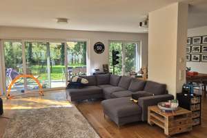 Doppelhaus-Villa in Exklusiver Parkanlage