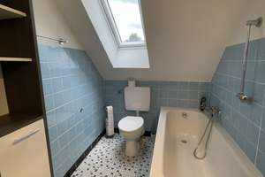 Gemütliche Dachgeschoss-Wohnung direkt am geologischen Garten – Am Dornbusch 10, 44803 Altenbochum, Bochum – Vorschaubild 5