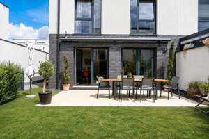 Modernes Familienhaus mit Dachterrasse, Sauna und Südwestgarten in Wiesbaden-Nordenstadt – Die vollständige Adresse der Immobilie erhältst du vom Anbieter., 65205 Nordenstadt, Wiesbaden – Vorschaubild 4