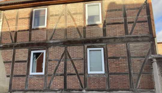 Bild von Gemischt genutzte Immobilie mit Wohnen, Gewerbe auf Vierseitenhof in Osterwieck