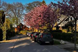 PLZ 22399 Großes Einfamilienhaus in Top Lage in Hamburg Poppenbüttel – Die vollständige Adresse der Immobilie erhältst du vom Anbieter., 22399 Poppenbüttel, Hamburg – Vorschaubild 3