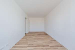 Wohnung mit Terrasse an der U5! – Lily-Braun-Str. 15, 12619 Hellersdorf, Berlin – Vorschaubild 3
