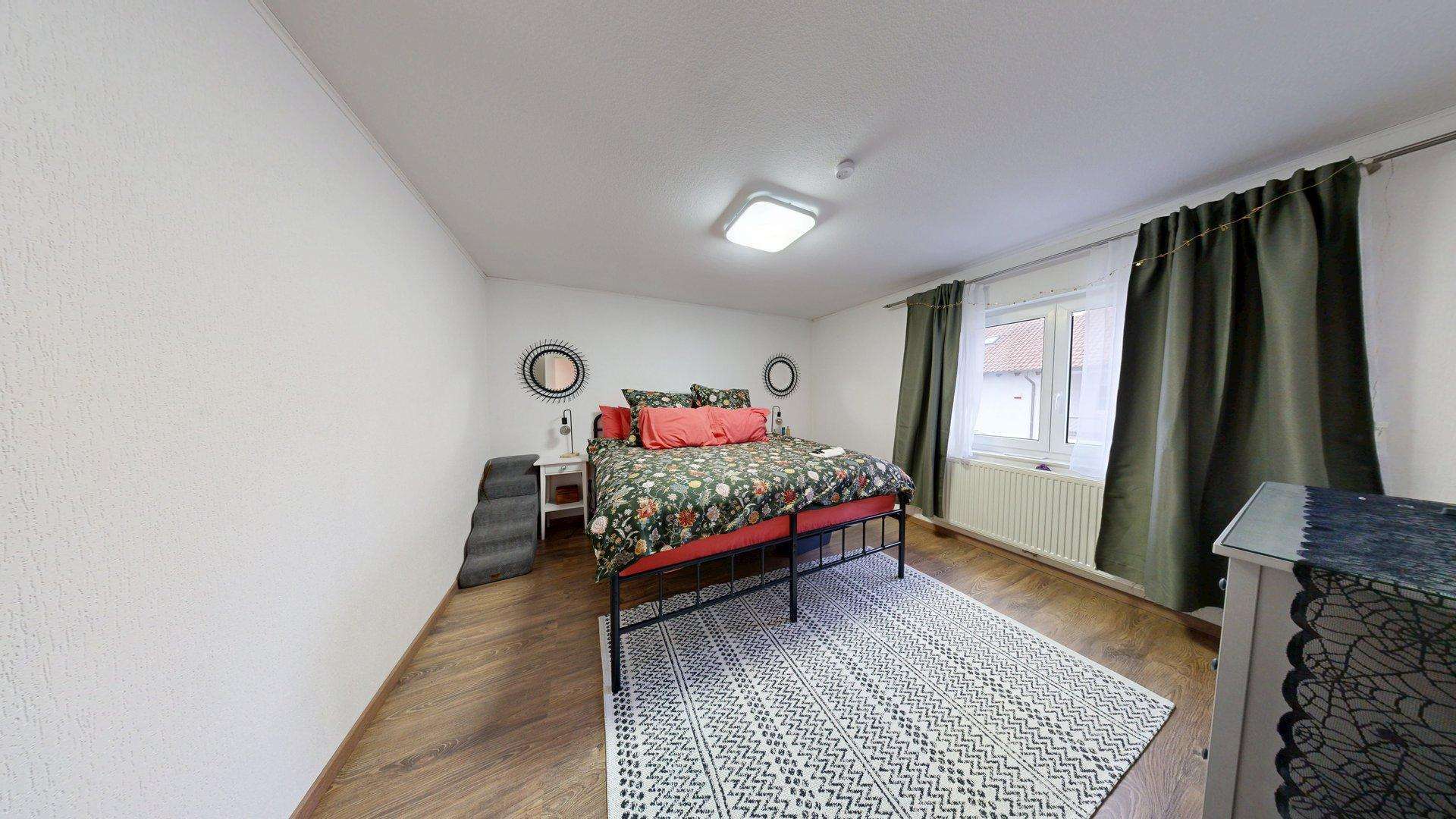 Immobilie in Steinwenden - Freistehendes Zweifamilienhaus mit großzügigem Platzangebot - Bild 3