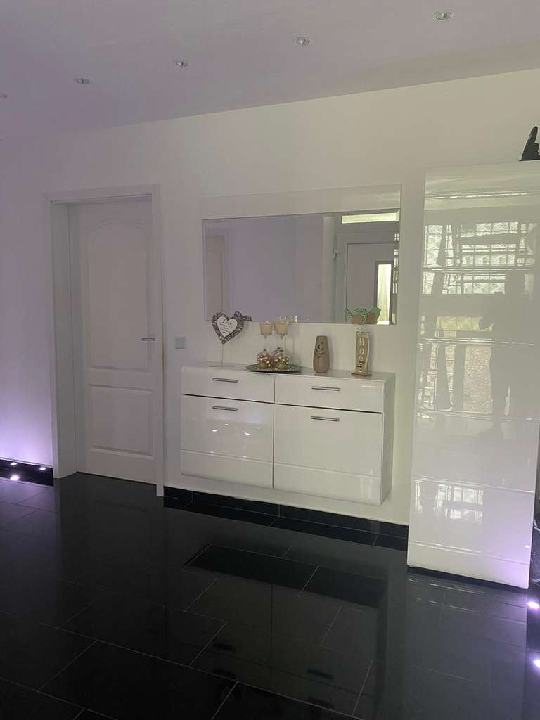 Immobilie in Osterburken - Perfekt für Familien:5-Zimmer-Wohnung mit Gartenanteil, 30 m² Terrasse und Balkon & Garage - Bild 0