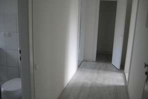 Erdgeschlosswohnung in guter Lage mit saniertem Wannenbad – Schierholzstr. 104 B, 30655 Groß-Buchholz, Hannover – Vorschaubild 3