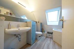 Möblierte Dachgeschosswohnung in idyllischer Lage – Die vollständige Adresse der Immobilie erhältst du vom Anbieter., 51107 Rath/Heumar, Köln – Vorschaubild 14