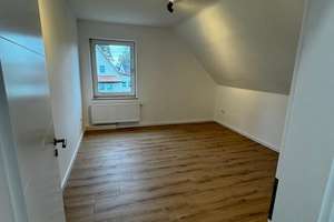 Frisch sanierte 3-Zi.-DG-Wohnung mit EBK in Hannover-Ledeburg – 30419 Ledeburg, Hannover – Vorschaubild 8