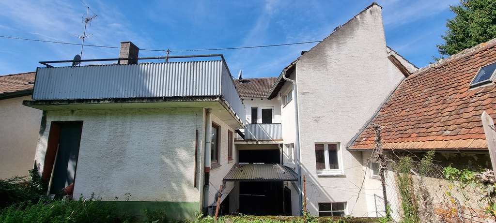 Immobilie in Endingen - Renovierungsbedürftiges Zweifamilienhaus in Endingen am Kaiserstuhl - Bild 0