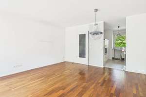 Schönes Reihenmittelhaus mit Terrasse, kleinem Garten und Dachterrasse in Hamburg-Poppenbüttel – Die vollständige Adresse der Immobilie erhältst du vom Anbieter., 22391 Poppenbüttel, Hamburg – Vorschaubild 4