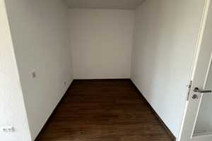Senioren aufgepasst! tolle 1,5 Zimmer Wohnung wartet auf Sie! Wohnberechtigungsschein erforderlich! – Kuhlenwall 42, 47051 Duisburg – Vorschaubild 2