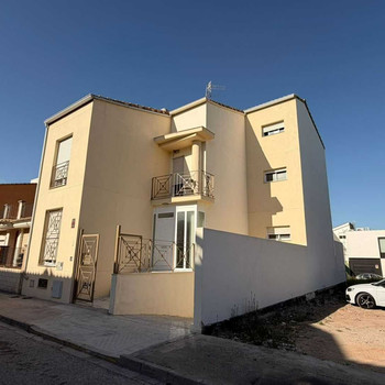 LUXUS-REIHENHAUS ZU VERKAUFEN IN VILLANUEVA DE CASTELLON