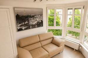Voll möblierte, neu renovierte 1-Zimmer-Wohnung mit U-Bahn-Anschluss in Top-Lage, Bezugsfertig