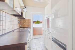 Stuttgart-West: 3 helle Zimmer mit großzügigem Balkon, ruhiger Lage & Gestaltungspotenzial – Die vollständige Adresse der Immobilie erhältst du vom Anbieter., 70176 Rosenberg, Stuttgart – Vorschaubild 2