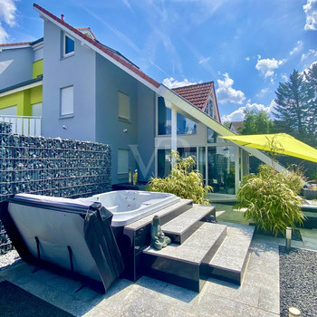 Modernisiertes Mehrfamilienhaus: Großzügiges Wohnerlebnis