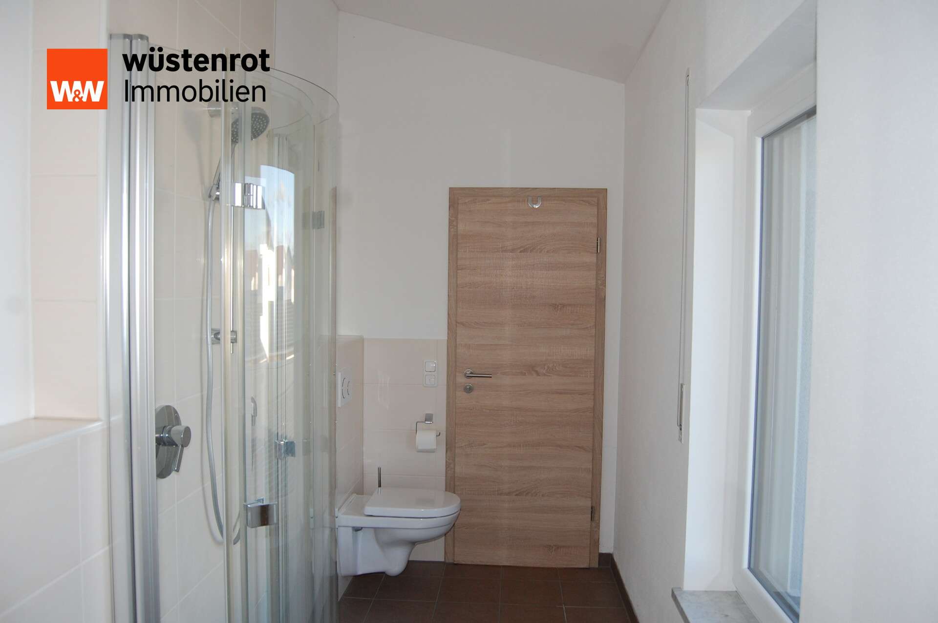 Immobilie in Aholfing - Neuwertiges, modernes Einfamilienhaus auf 1.400 m² Grundstück mit Pool & Doppelgarage – Aholfing - Bild 3