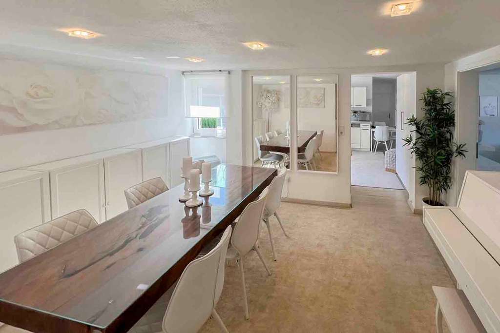 Immobilie in Leipheim - Mehr (T)Raum geht kaum: Modernes Einfamilienhaus mit vielen Nutzungsmöglichkeiten in Leipheim - Bild 4