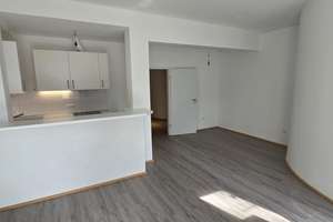 Stilvolle Split-Level-Loftwohnung mit Garten in sanierter Fabrik mit TG Stellplatz – 40489 Angermund, Düsseldorf – Vorschaubild 12