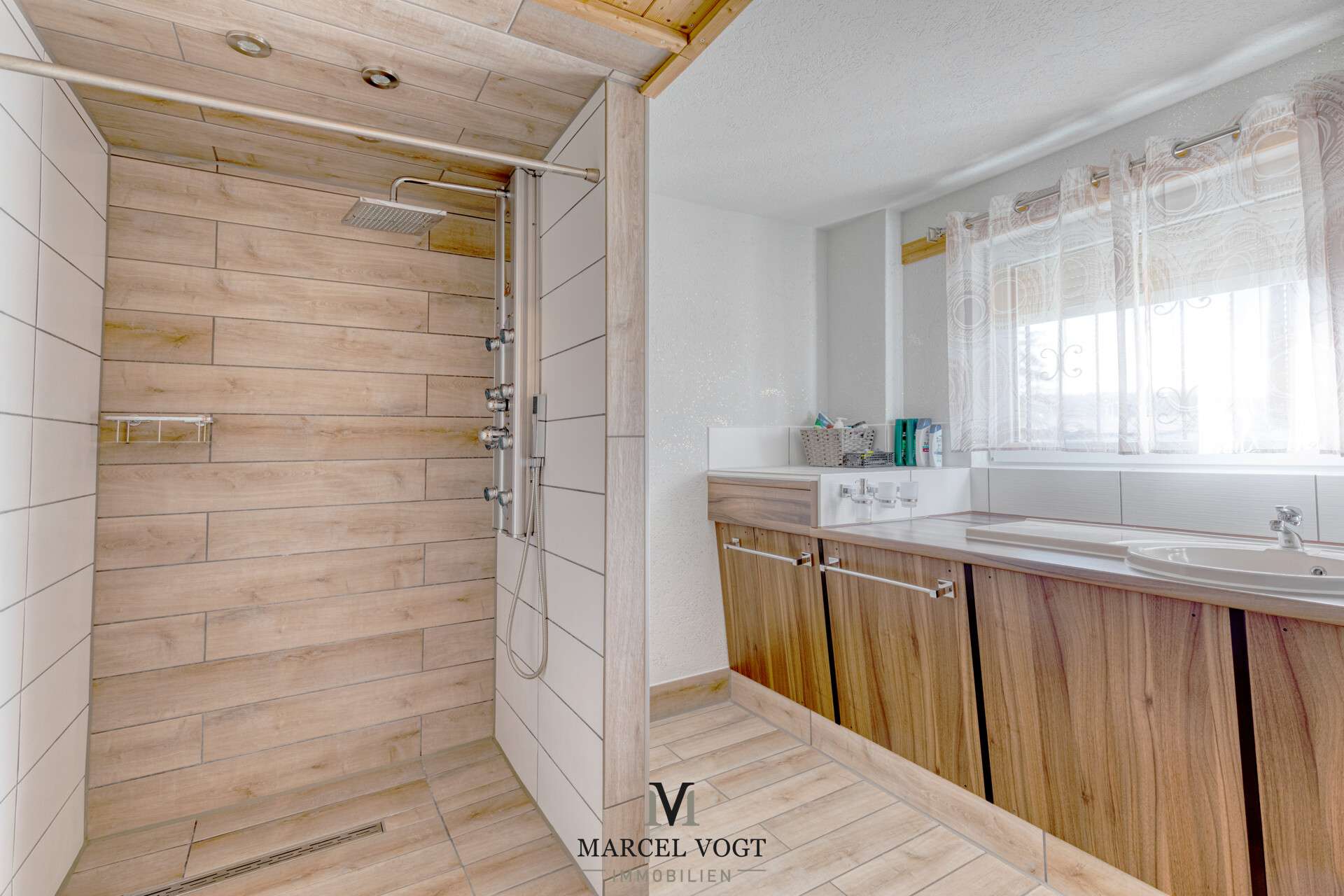 Immobilie in Hülben - Großes Familienhaus mit Premium-Ausstattung und Vermietungsoption - Bild 3