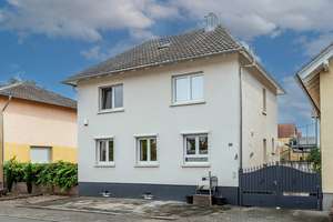 Charmantes Einfamilienhaus mit großzügiger Südterrasse in zentraler Lage – Die vollständige Adresse der Immobilie erhältst du vom Anbieter., 76676 Graben-Neudorf – Vorschaubild 11