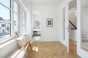 LUXURIÖSE TRAUMVILLA MIT TIEFGARAGE IN BESTLAGE - NEUBAU ERSTBEZUG – München – Vorschaubild 11