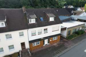Ein/-Zweifamilienhaus mit Garage in Beverungen-Herstelle – Heristalstraße 26, 37688 Beverungen – Vorschaubild 2