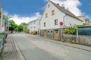 Sonniges Einfamilienhaus mit Garten in Gladenbach OT – Die vollständige Adresse der Immobilie erhältst du vom Anbieter., 35075 Gladenbach – Vorschaubild 4