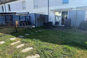 Wohnen wie im eigenen Haus: Erdgeschosswohnung mit Garten & Terrasse – Die vollständige Adresse der Immobilie erhältst du vom Anbieter., 85055 Nordost, Ingolstadt – Vorschaubild 1