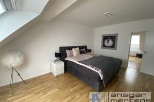 (D)EIN Wohngefühl am Bunten Garten!
Penthouse inklusive Loftgalerie, Loggia, Küche & Garten – Annakirchstraße 239, 41063 Windberg, Mönchengladbach – Vorschaubild 10