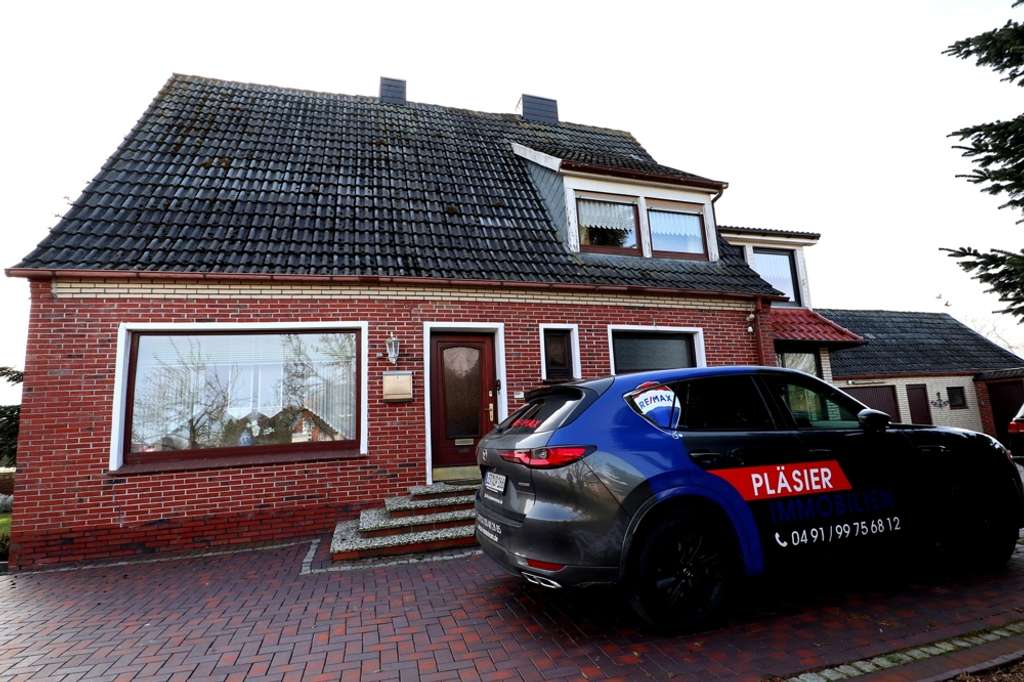 Immobilie in Rhauderfehn - EFH im Zentrum von Rhauderfehn * 6 ZKB * Kanallage * Bj. 1962 * 1294 m² Grundstück * - Bild 3