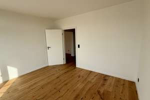 Erstbezug nach hochwertiger Sanierung - Moderne 3-Zimmer-Wohnung mit Balkon & Aufzug – Rendsburger Landstraße 97/99, 24113 Hassee, Kiel – Vorschaubild 2