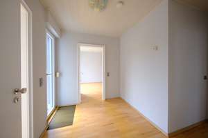 „Kleines Penthouse“ mit großer Dachterrasse, kleinem Dachgarten und Weitblick – Die vollständige Adresse der Immobilie erhältst du vom Anbieter., 42655 Solingen-Mitte, Solingen – Vorschaubild 4