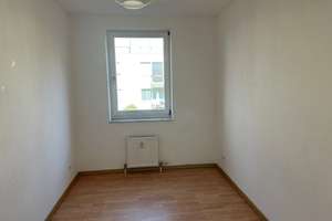 Reihenmittelhaus mit Gartenanteil, für max. 5 Personen, mit eigenem festen Einkommen – Erna-Sack-Str. 30, 13591 Staaken, Berlin – Vorschaubild 17