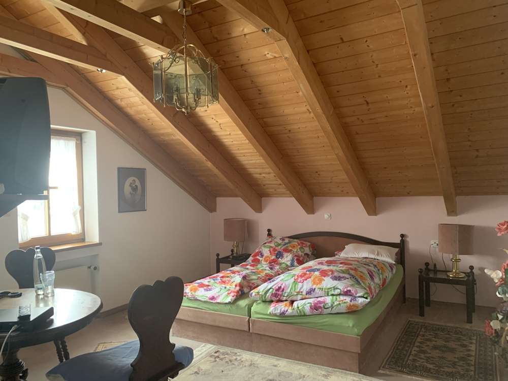 Immobilie in Diedorf - KNIPFER`S IMMOBILIENSCHÄTZE - TOP- Lage - DHH mit Anbau für Büro/Einliegerwohnung u. Außen-Whirlpool - Bild 2