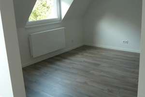 Wunderschöne Dachgeschoss-Wohnung inkl. EBK im Zooviertel! – Ahnfeldstr. 69, 40239 Düsseltal, Düsseldorf – Vorschaubild 2