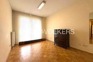 Lichtdurchflutete 2-Zimmer-Wohnung mit umlaufendem Balkon, Aufzug und Stellplatz – Die vollständige Adresse der Immobilie erhältst du vom Anbieter., 57074 Siegen, Siegen – Vorschaubild 7