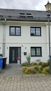 Reihenhaus-Villa in Michendorf mit EBK, Erdwärme, Garten
