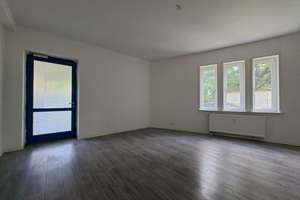 Großzügige 2,5-Zi. im EG mit Terrasse und 2 Bäder - Monteurswohnung – Dörnichtweg 52, 1109 Klotzsche (Stadtteil), Dresden – Vorschaubild 2