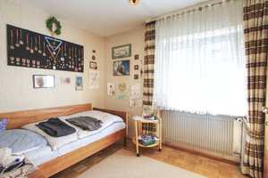 Potenzielles Zweifamilienhaus mit Sanierungsbedarf in zentraler Lage von Neusäß – Augsburg (Kreis) – Vorschaubild 10