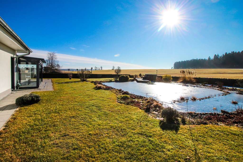 Immobilie in Eschbronn - Exklusiver Bungalow mit Schwimmteich, Preis VB, Besichtigung lohnt sich - Bild 1